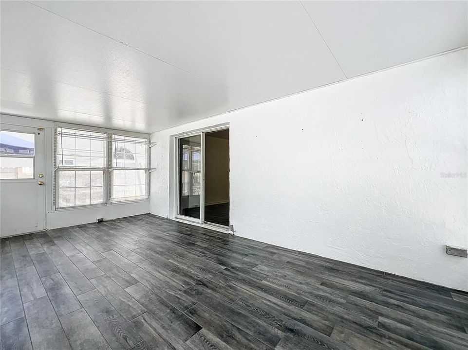 В аренду: $2,700 (3 спален, 2 ванн, 1215 Квадратных фут)