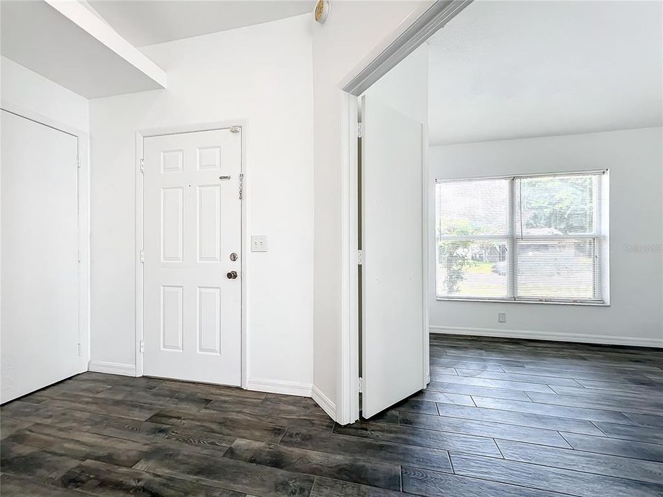В аренду: $2,700 (3 спален, 2 ванн, 1215 Квадратных фут)