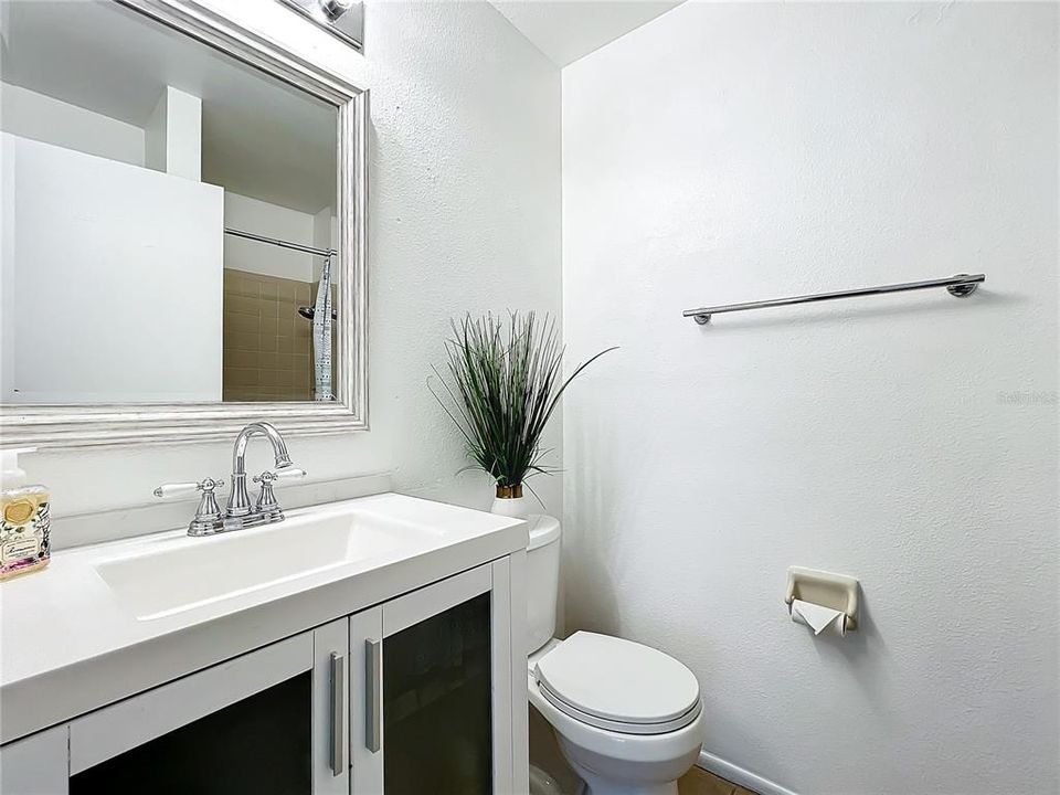 В аренду: $2,700 (3 спален, 2 ванн, 1215 Квадратных фут)