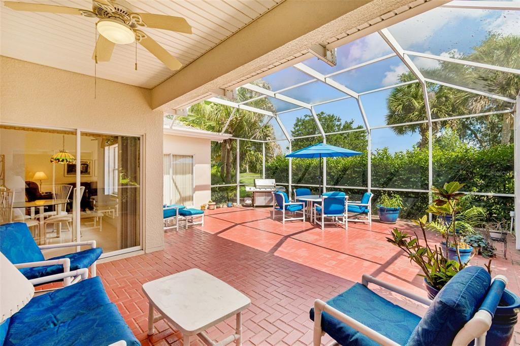 En Venta: $359,000 (2 camas, 2 baños, 2038 Pies cuadrados)