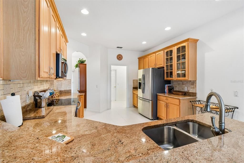 En Venta: $359,000 (2 camas, 2 baños, 2038 Pies cuadrados)