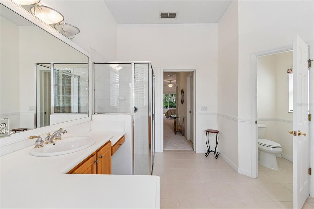 En Venta: $359,000 (2 camas, 2 baños, 2038 Pies cuadrados)