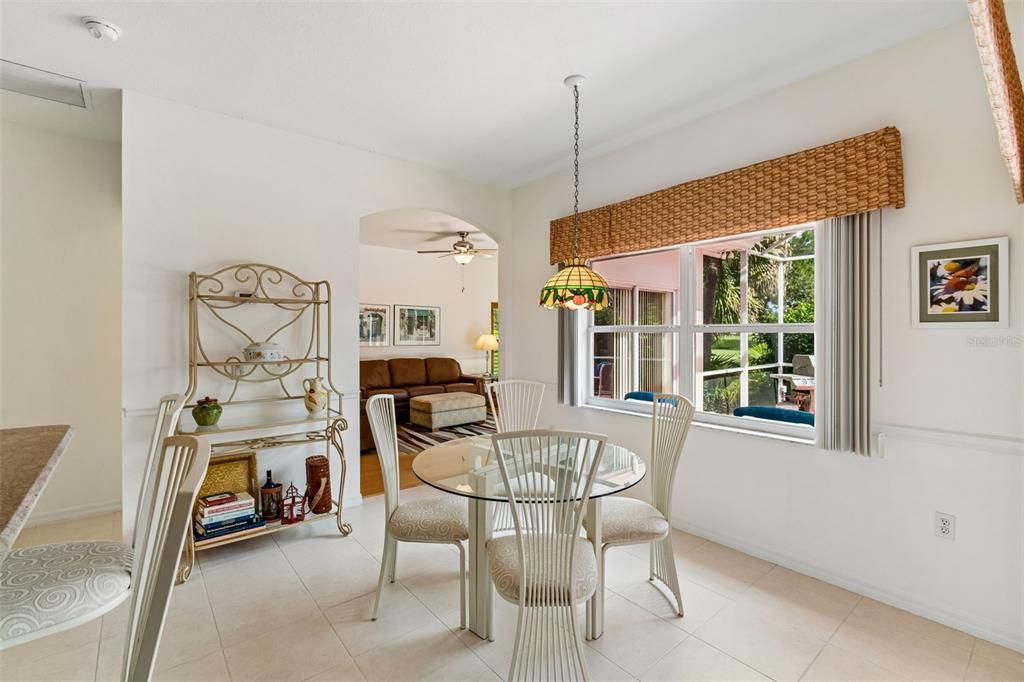 En Venta: $359,000 (2 camas, 2 baños, 2038 Pies cuadrados)