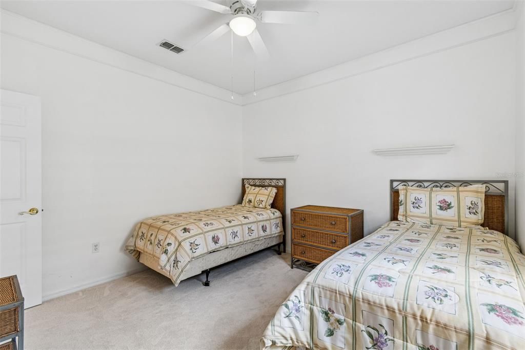 En Venta: $359,000 (2 camas, 2 baños, 2038 Pies cuadrados)