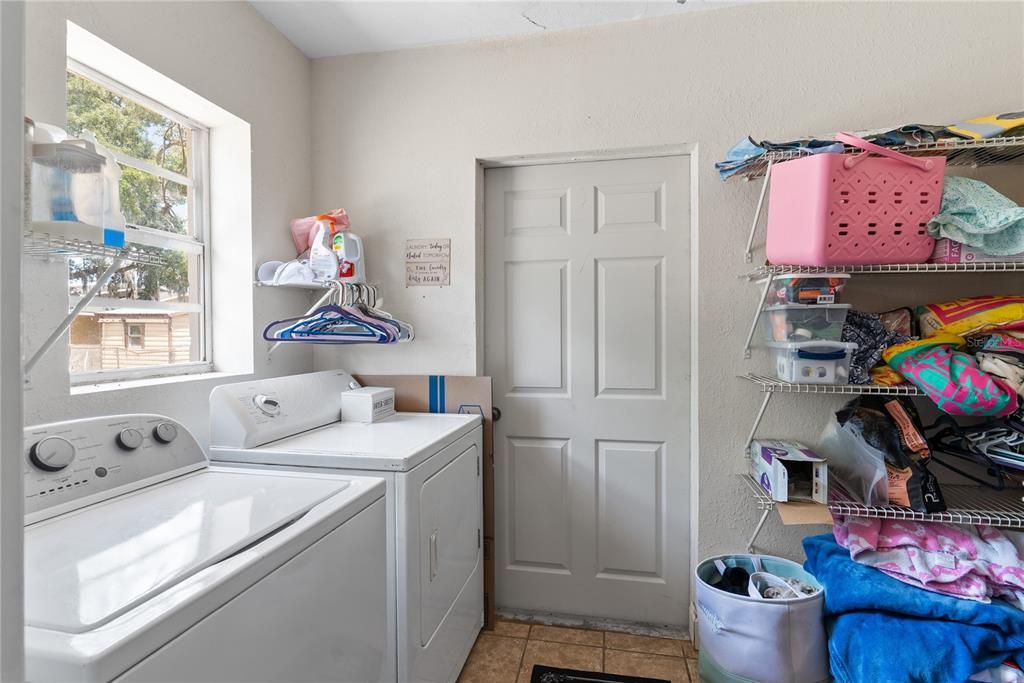 For Sale: $195,000 (3 beds, 1 baths, 1100 Square Feet)