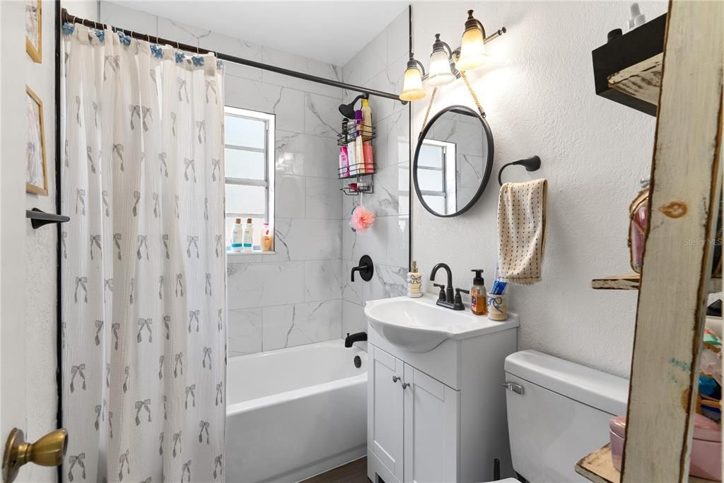 For Sale: $195,000 (3 beds, 1 baths, 1100 Square Feet)