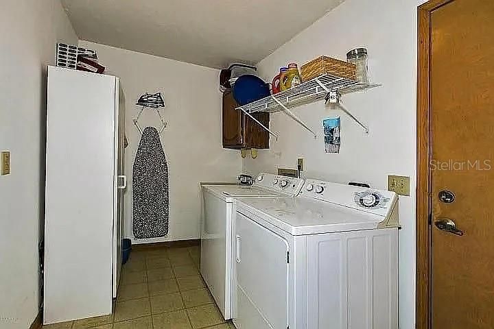 For Sale: $449,000 (3 beds, 2 baths, 1907 Square Feet)