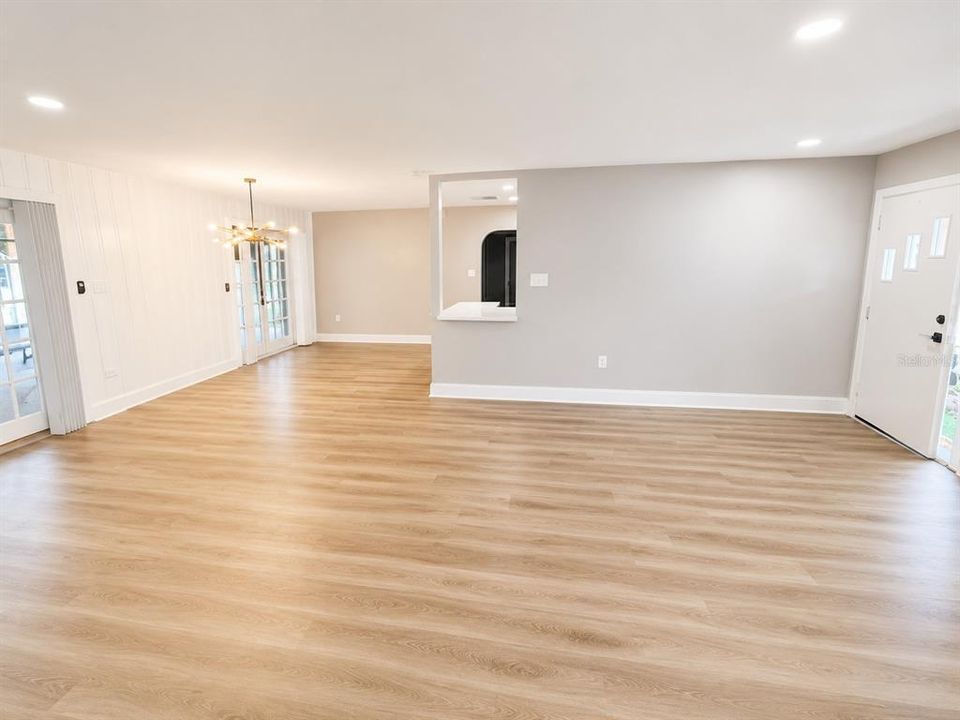 For Sale: $334,500 (3 beds, 2 baths, 1712 Square Feet)