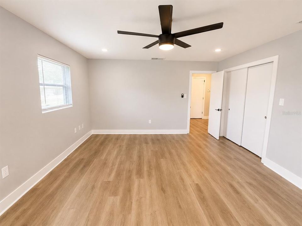 For Sale: $334,500 (3 beds, 2 baths, 1712 Square Feet)