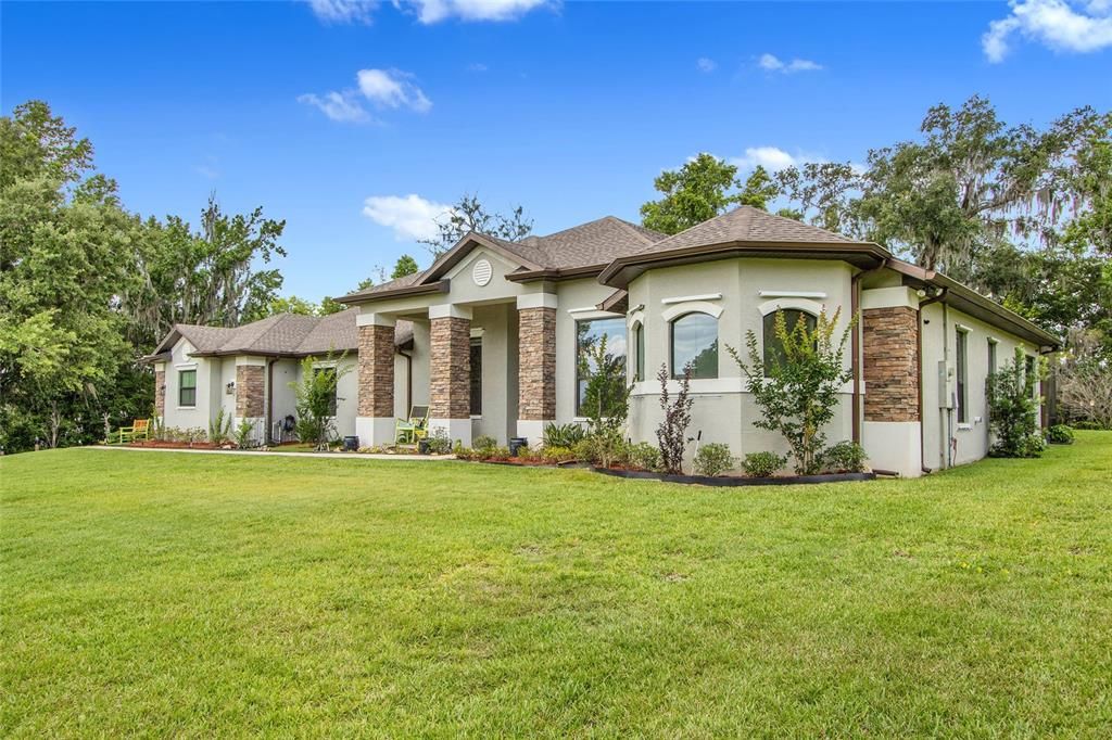 For Sale: $675,000 (4 beds, 3 baths, 2588 Square Feet)