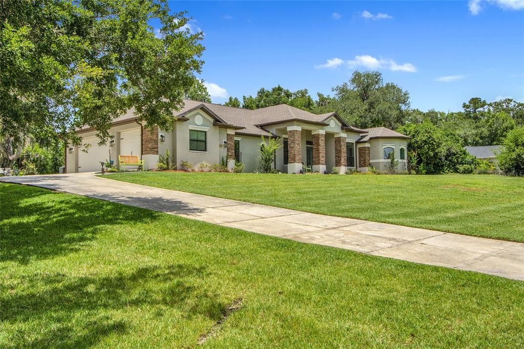 For Sale: $675,000 (4 beds, 3 baths, 2588 Square Feet)