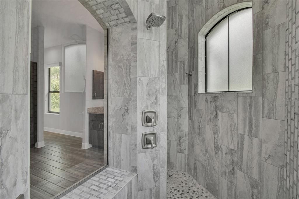 For Sale: $675,000 (4 beds, 3 baths, 2588 Square Feet)