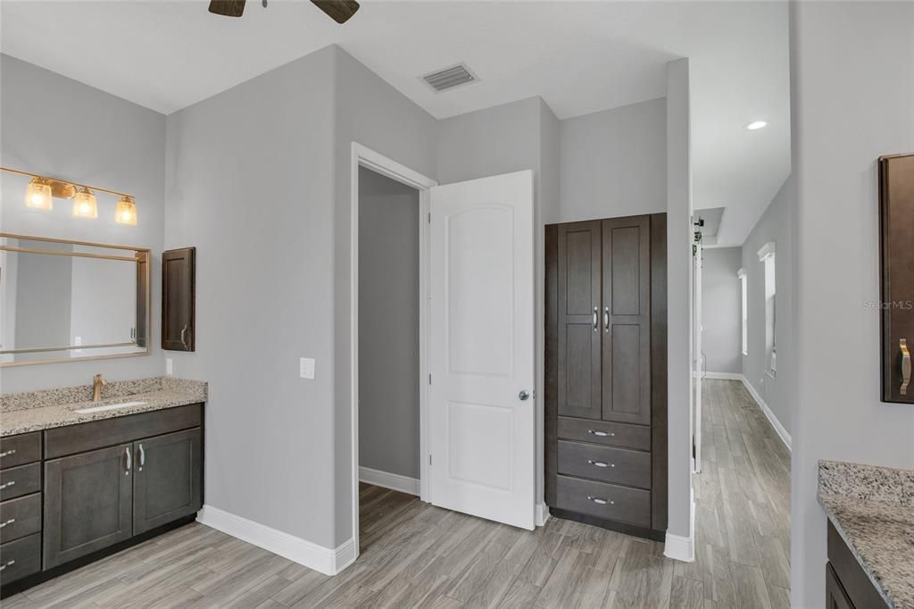 For Sale: $675,000 (4 beds, 3 baths, 2588 Square Feet)