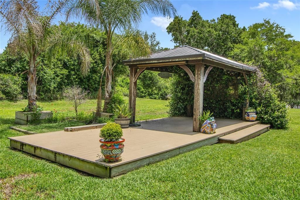For Sale: $675,000 (4 beds, 3 baths, 2588 Square Feet)
