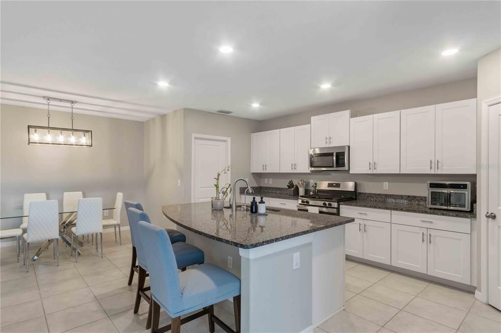 En Venta: $365,000 (5 camas, 2 baños, 2264 Pies cuadrados)