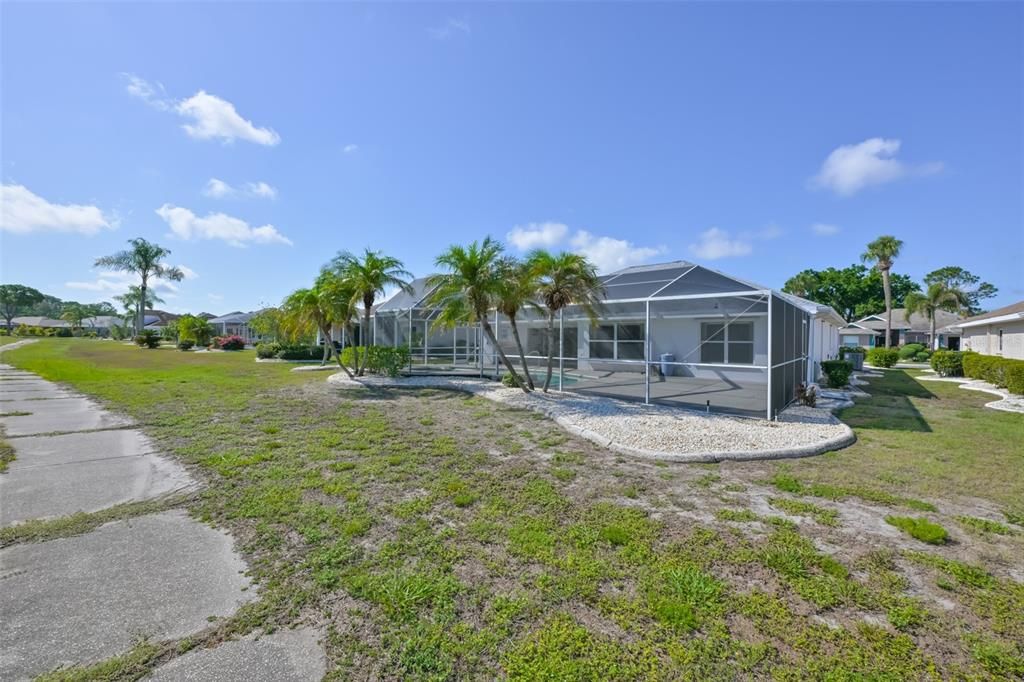 For Sale: $359,900 (2 beds, 2 baths, 1849 Square Feet)