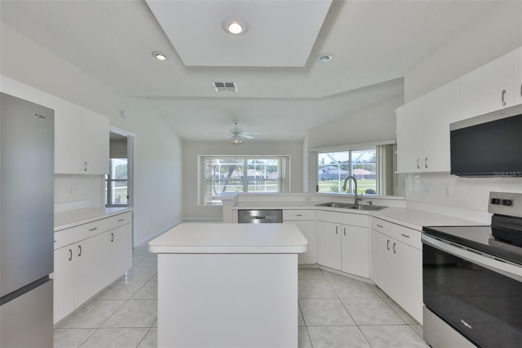 For Sale: $359,900 (2 beds, 2 baths, 1849 Square Feet)
