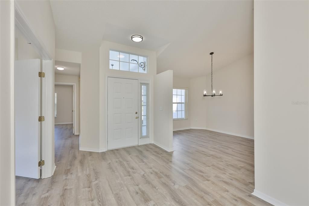 For Sale: $359,900 (2 beds, 2 baths, 1849 Square Feet)