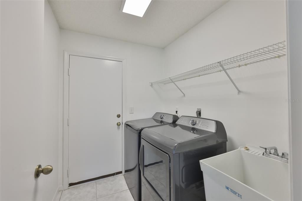 For Sale: $359,900 (2 beds, 2 baths, 1849 Square Feet)