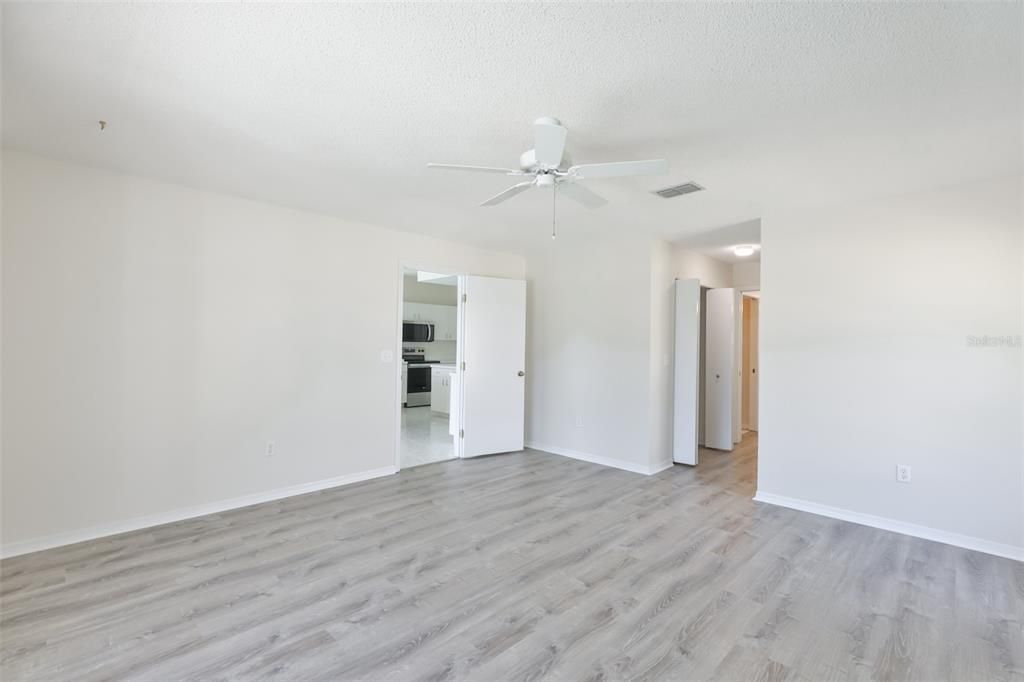 For Sale: $359,900 (2 beds, 2 baths, 1849 Square Feet)