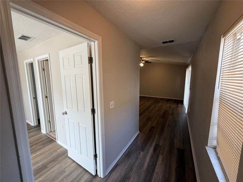 For Sale: $330,000 (3 beds, 2 baths, 1286 Square Feet)