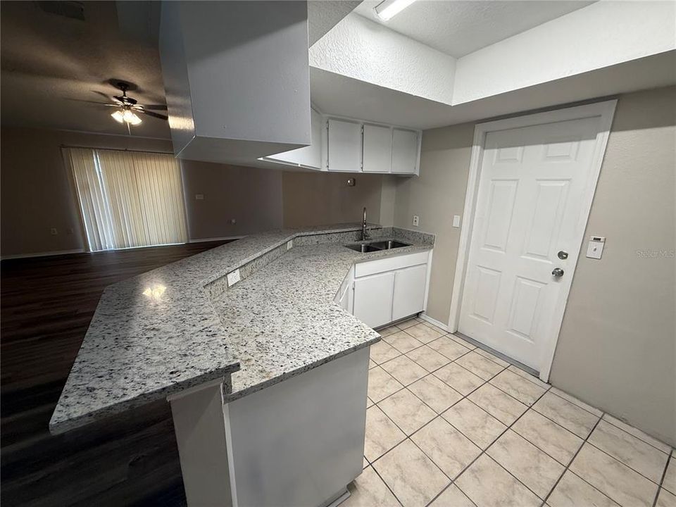 For Sale: $330,000 (3 beds, 2 baths, 1286 Square Feet)