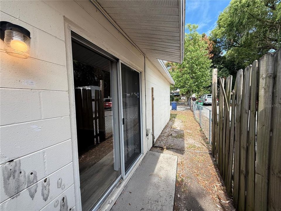 For Sale: $330,000 (3 beds, 2 baths, 1286 Square Feet)