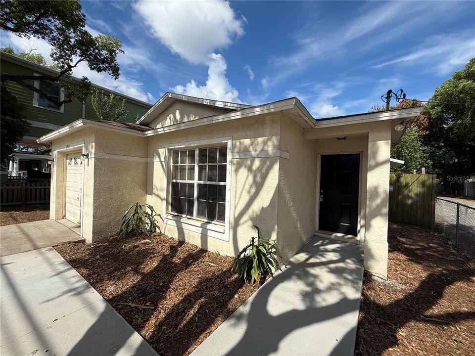 For Sale: $330,000 (3 beds, 2 baths, 1286 Square Feet)