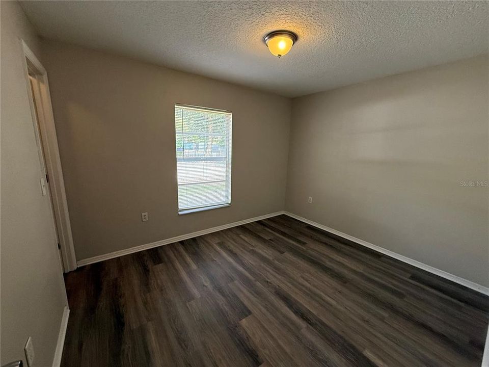 For Sale: $330,000 (3 beds, 2 baths, 1286 Square Feet)