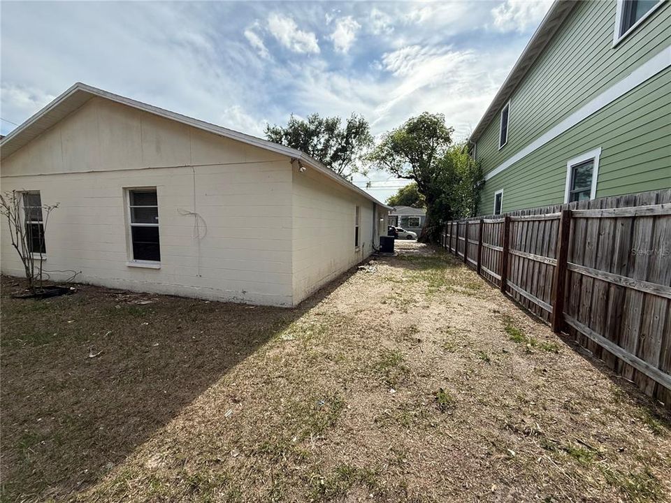 For Sale: $330,000 (3 beds, 2 baths, 1286 Square Feet)
