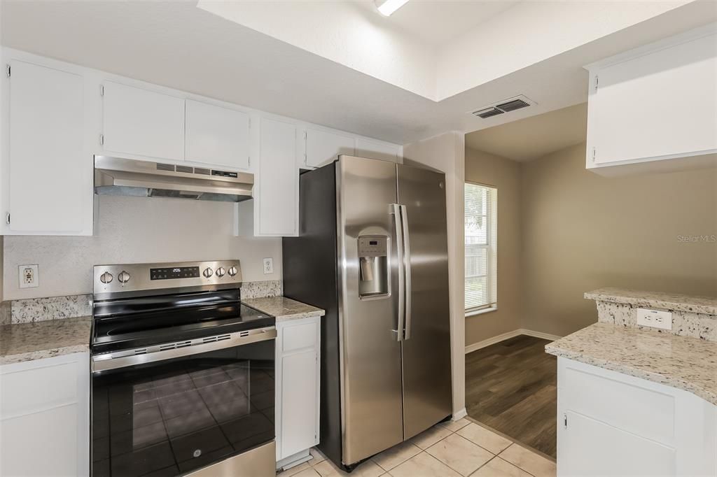 For Sale: $330,000 (3 beds, 2 baths, 1286 Square Feet)