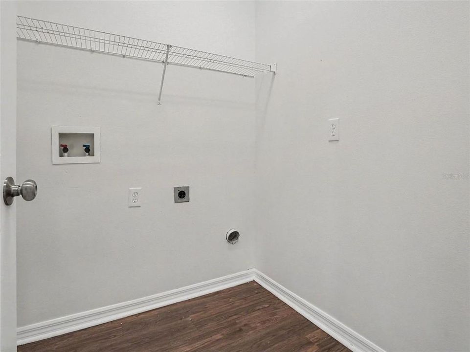 For Sale: $479,900 (4 beds, 3 baths, 2641 Square Feet)