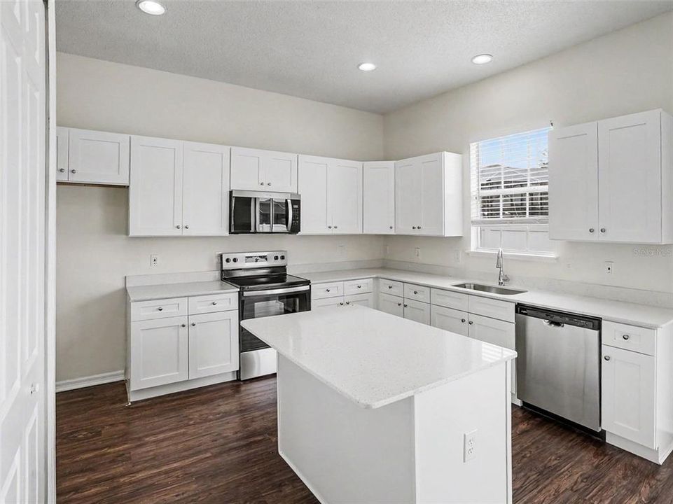 For Sale: $479,900 (4 beds, 3 baths, 2641 Square Feet)