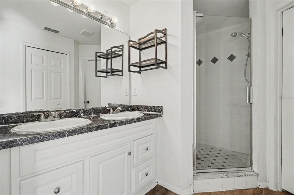 For Sale: $299,900 (4 beds, 2 baths, 1679 Square Feet)