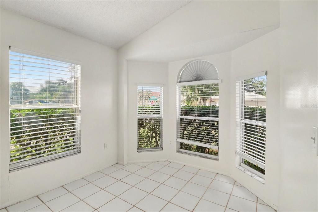 For Sale: $299,900 (4 beds, 2 baths, 1679 Square Feet)