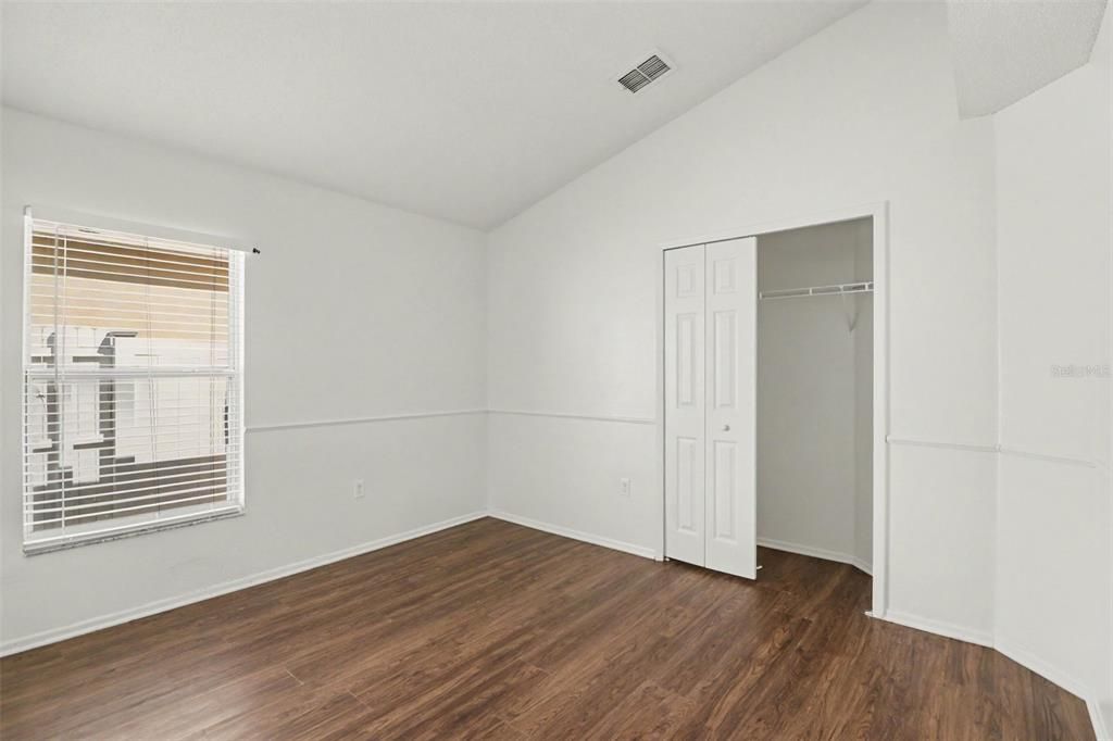 For Sale: $299,900 (4 beds, 2 baths, 1679 Square Feet)