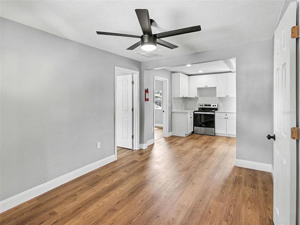 For Rent: $1,600 (2 beds, 1 baths, 800 Square Feet)