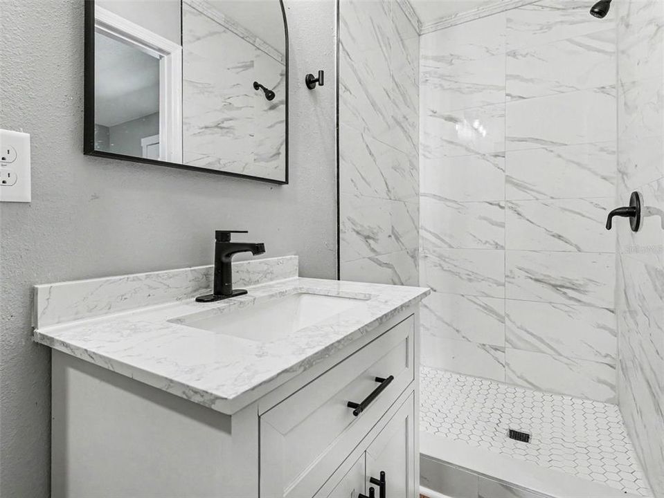 For Rent: $1,600 (2 beds, 1 baths, 800 Square Feet)