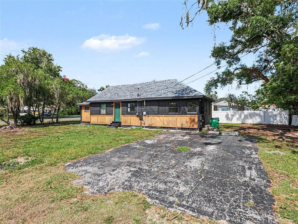 For Rent: $1,600 (2 beds, 1 baths, 800 Square Feet)