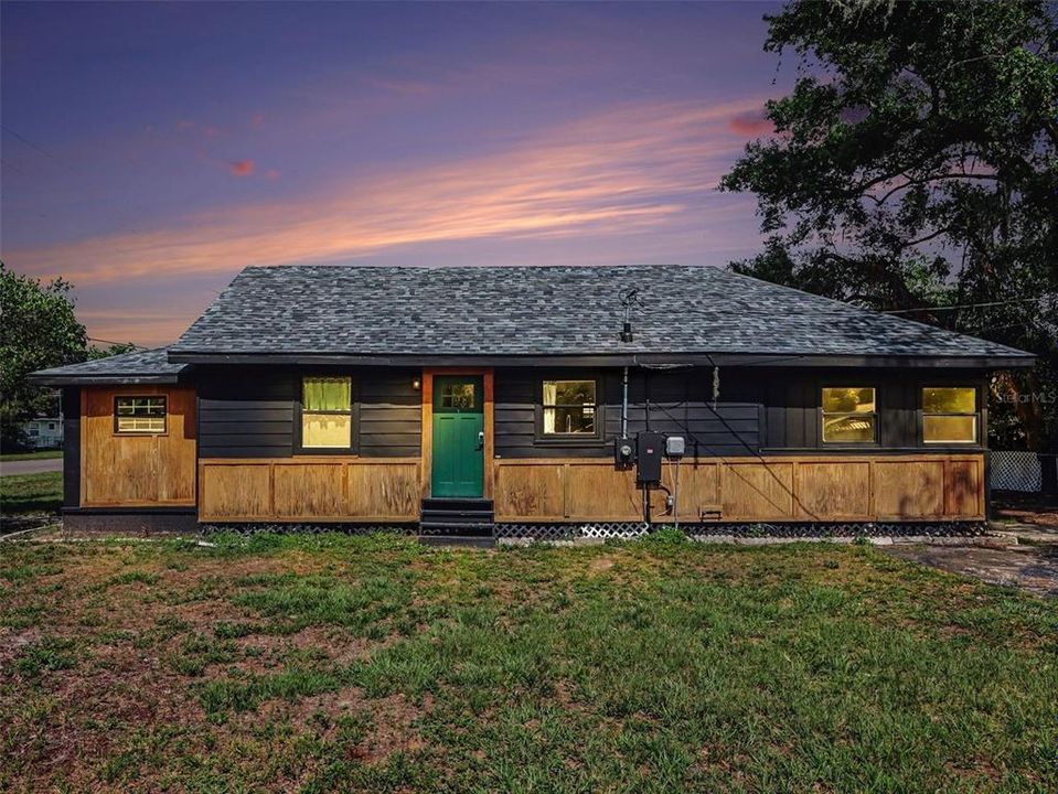 For Rent: $1,600 (2 beds, 1 baths, 800 Square Feet)