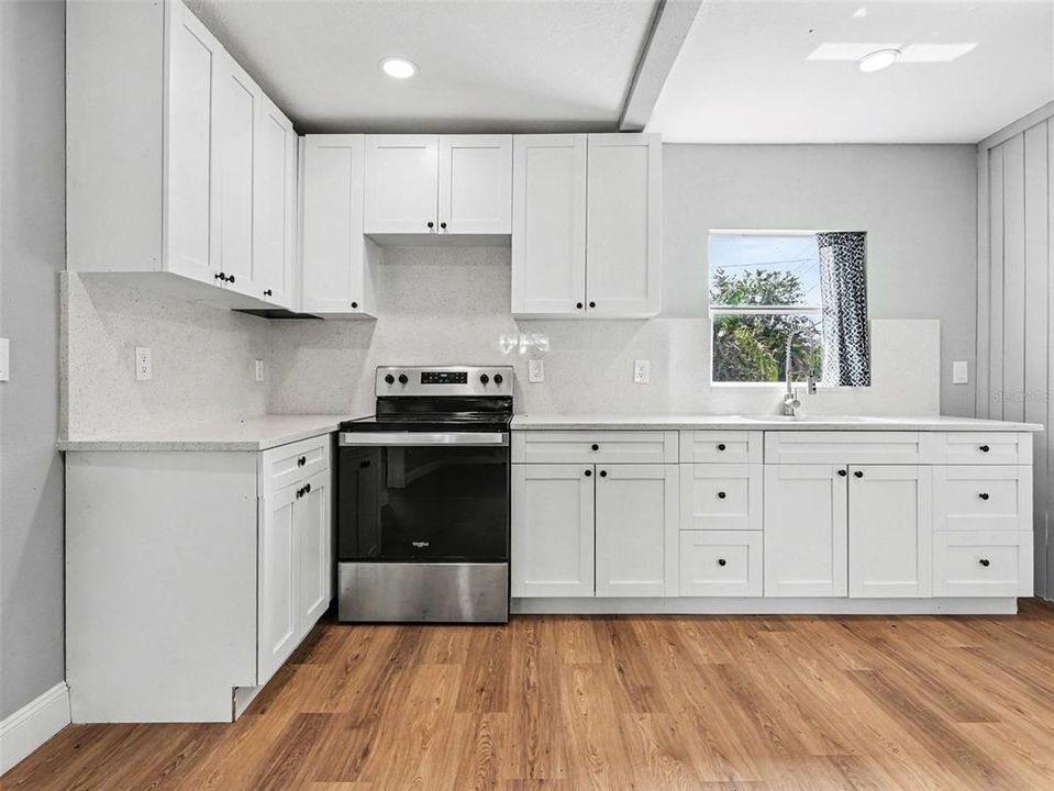 For Rent: $1,600 (2 beds, 1 baths, 800 Square Feet)