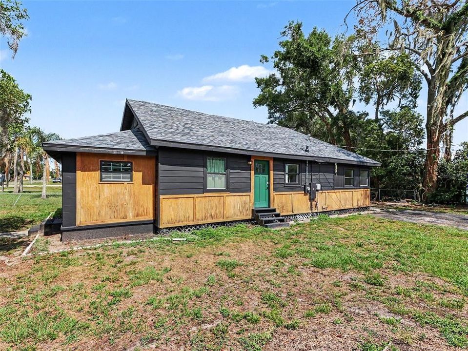 For Rent: $1,600 (2 beds, 1 baths, 800 Square Feet)