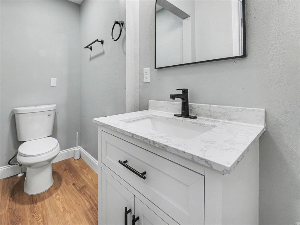 For Rent: $1,600 (2 beds, 1 baths, 800 Square Feet)