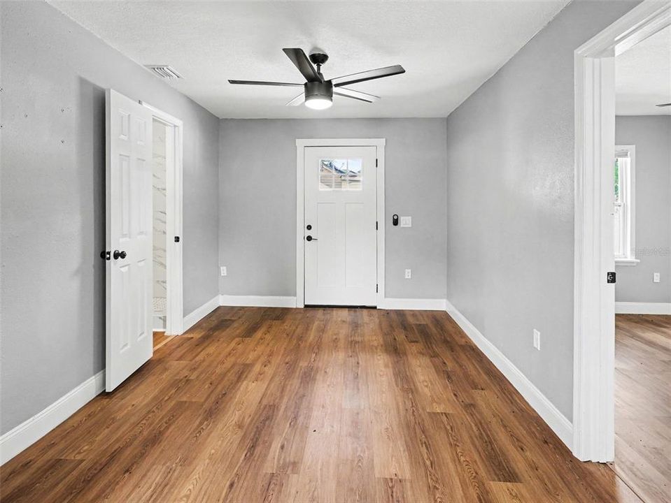 For Rent: $1,600 (2 beds, 1 baths, 800 Square Feet)