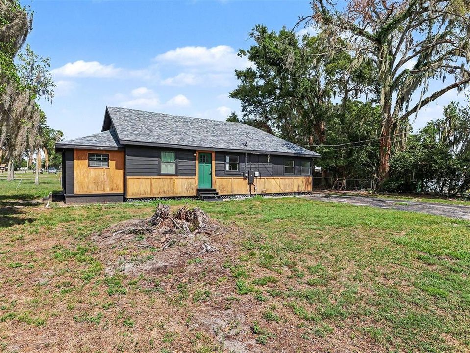 For Rent: $1,600 (2 beds, 1 baths, 800 Square Feet)