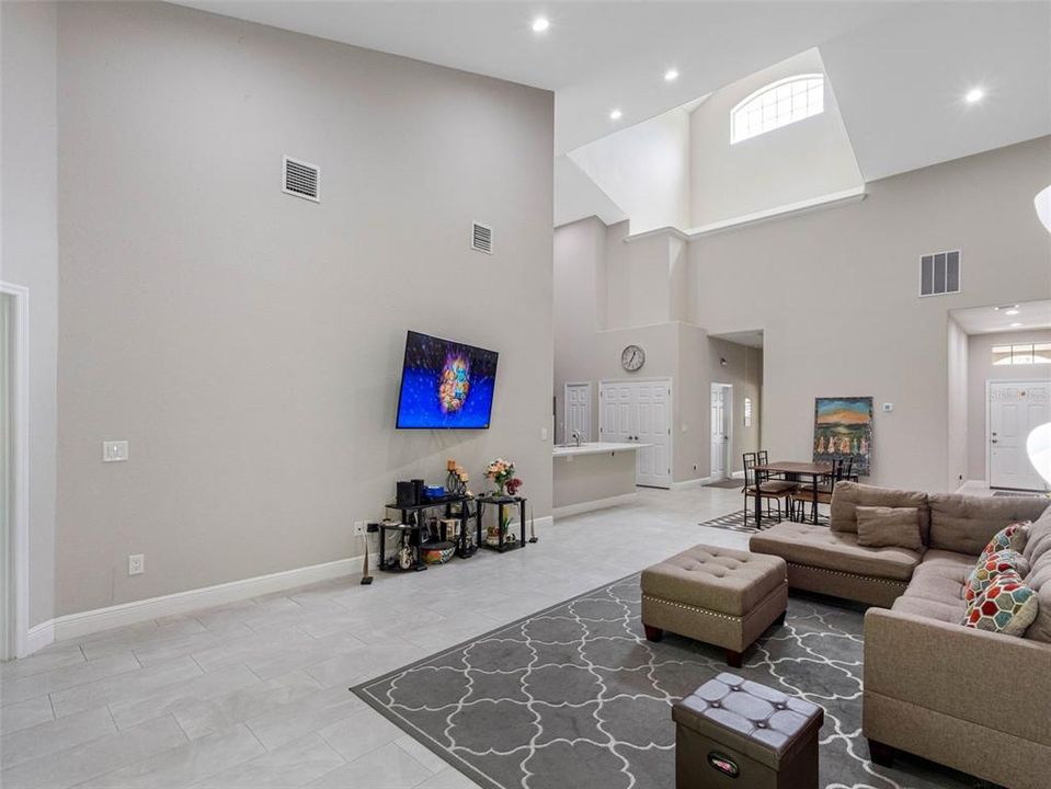 For Sale: $519,000 (2 beds, 2 baths, 1614 Square Feet)