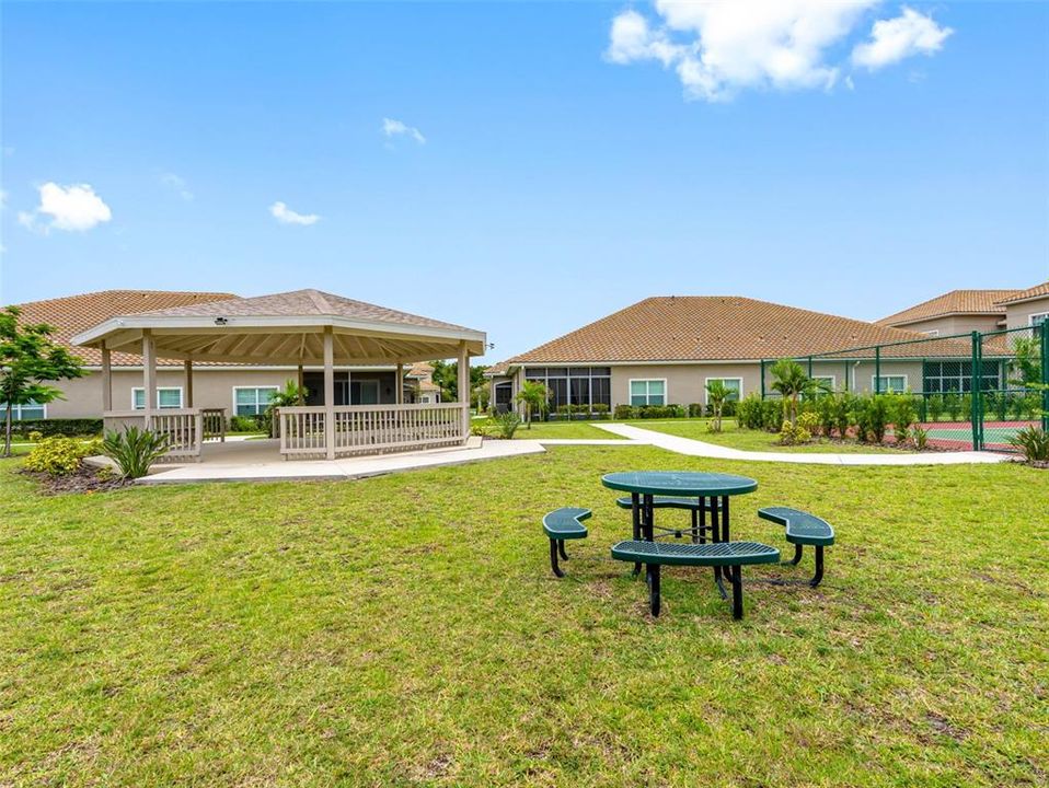 For Sale: $519,000 (2 beds, 2 baths, 1614 Square Feet)