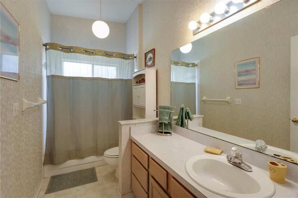 For Sale: $233,000 (2 beds, 2 baths, 1308 Square Feet)