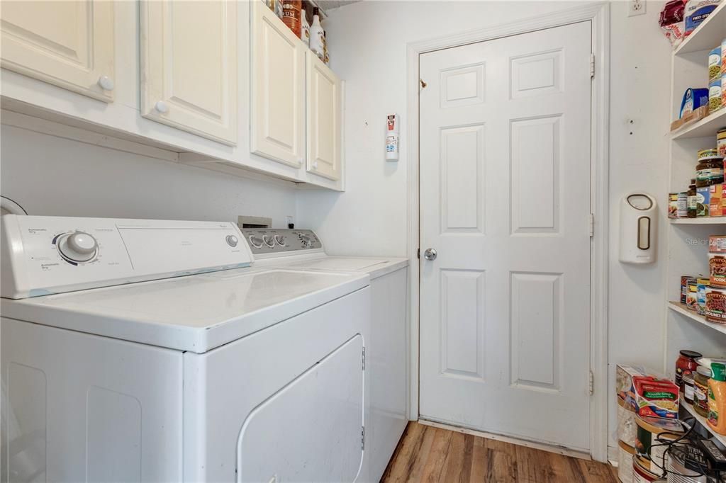 For Sale: $233,000 (2 beds, 2 baths, 1308 Square Feet)