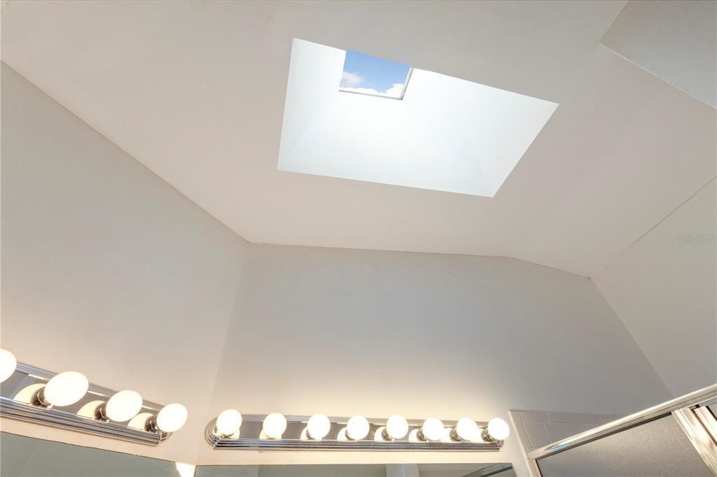 For Sale: $233,000 (2 beds, 2 baths, 1308 Square Feet)